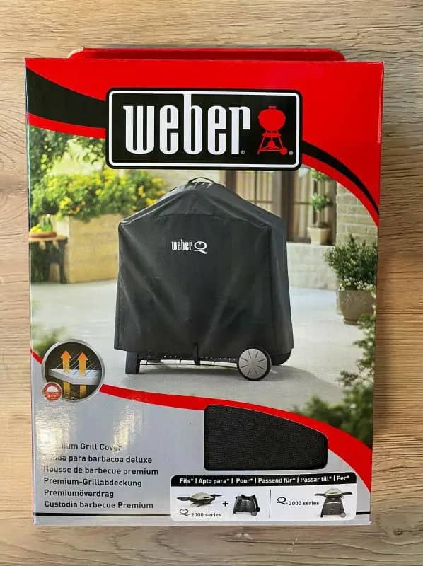 Чохол для гриля Weber Premium Q 3000 в упаковці