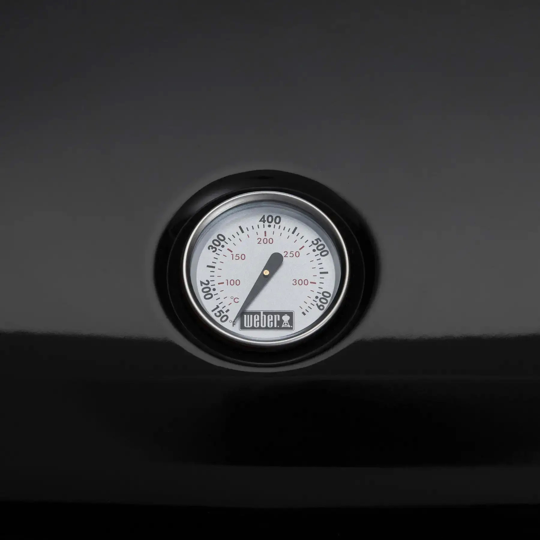 Термометр вбудований у кришку гриля Weber Lumin Compact