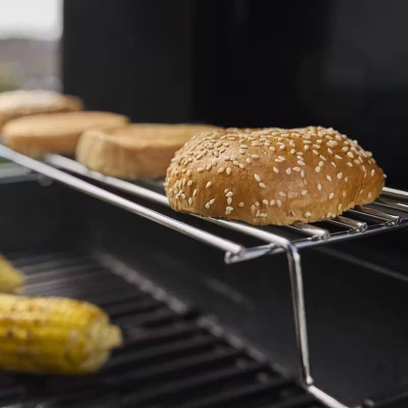 Приготування бургерів із грилем Weber Spirit E-410