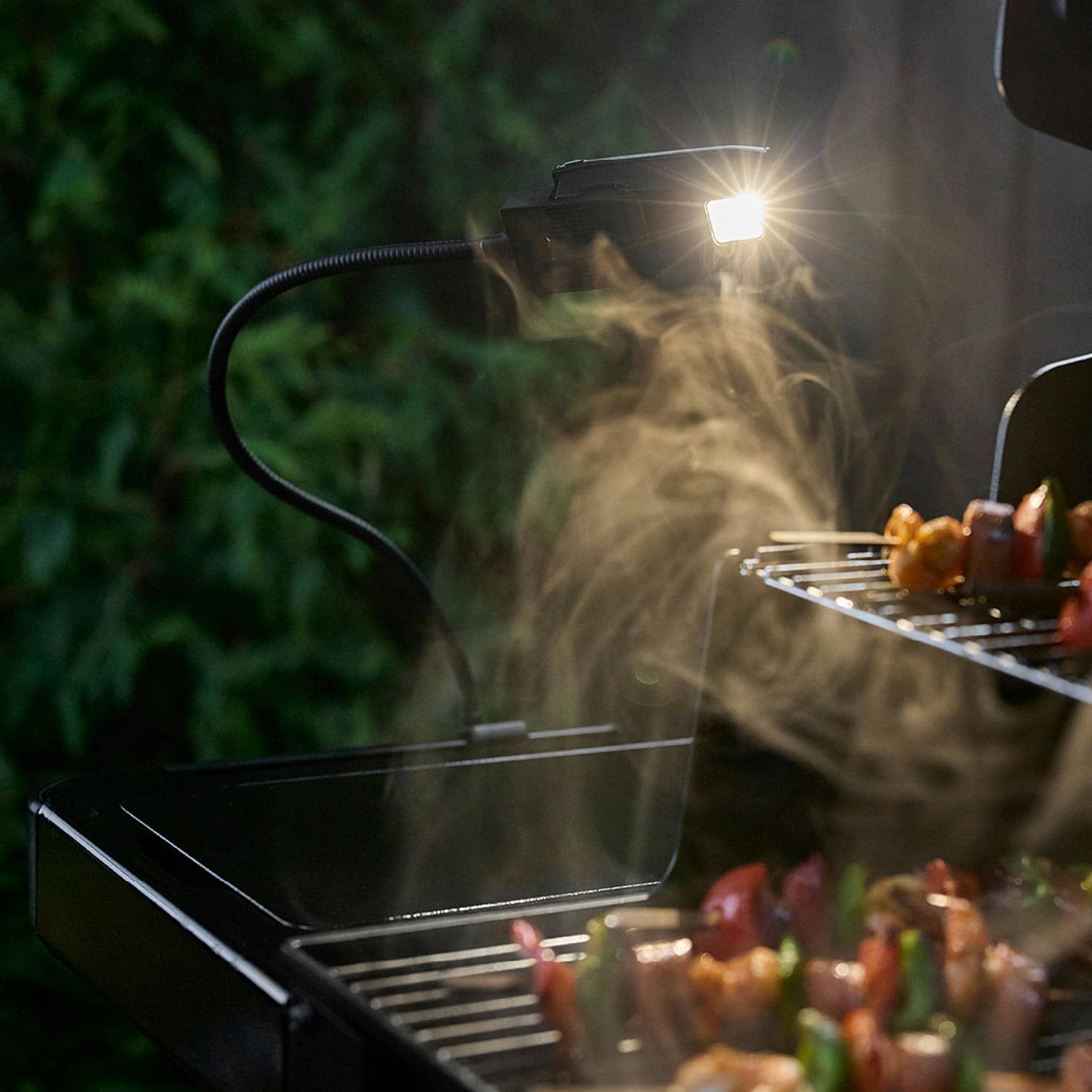 Знімний LED-ліхтар Weber Works для гриля Знімний LED-ліхтар Weber Works для гриля