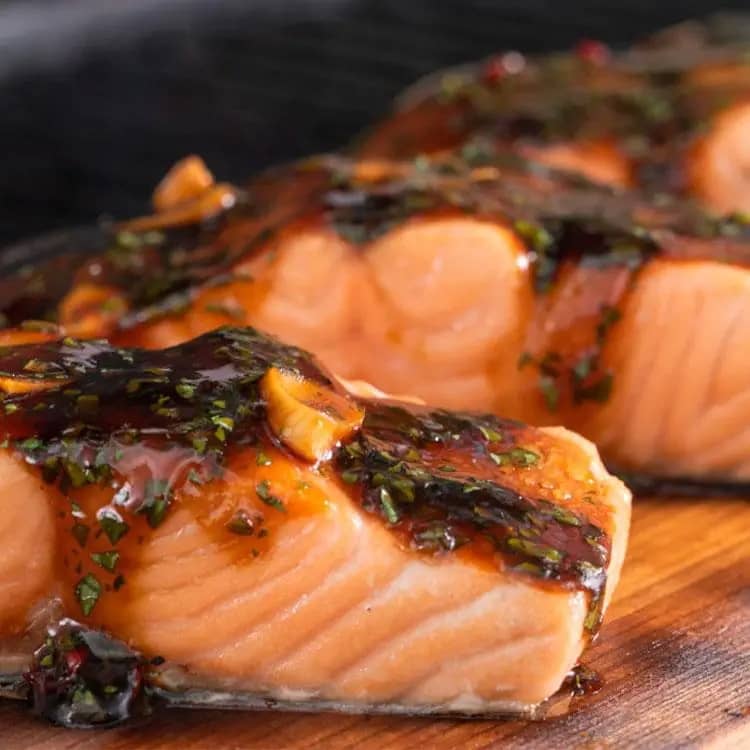 Приготування риби на дошці Weber Приготування риби на дошці Weber