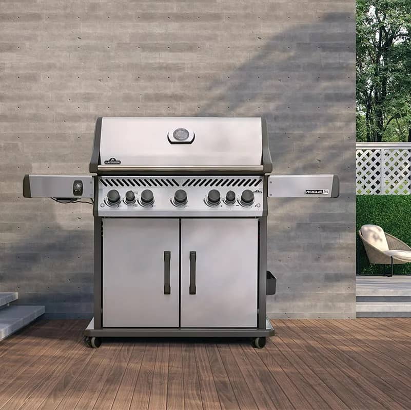 Гриль Napoleon Rogue Pro-S 625, загальний вигляд Гриль Napoleon Rogue Pro-S 625, загальний вигляд