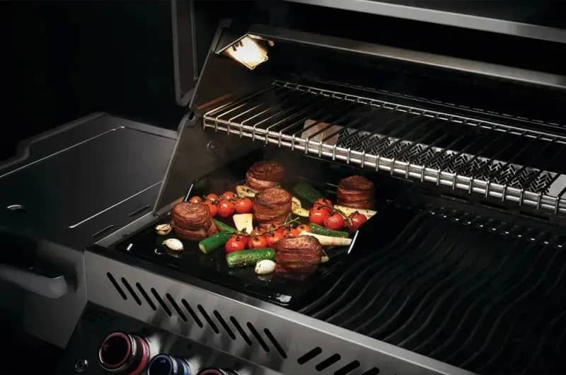 Приготування на планчі для гриля Napoleon P/ Pro / 700 Приготування на планчі для гриля Napoleon P/ Pro / 700