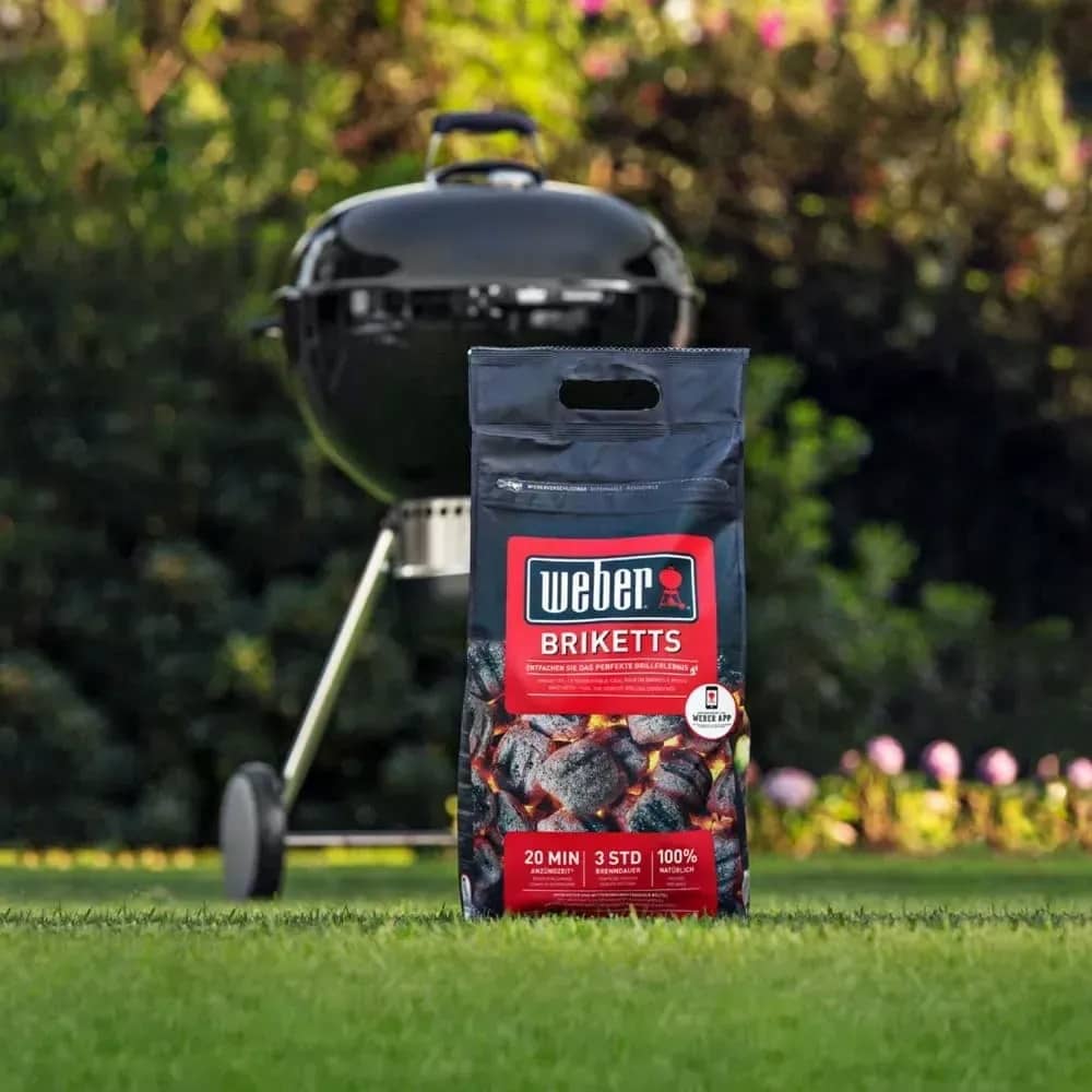 Вугільні брикети Weber 4 кг в упаковці із захистом від вологи Вугільні брикети Weber 4 кг в упаковці із захистом від вологи