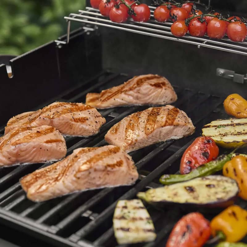 Приготування на грилі Weber Spirit E-435 Приготування на грилі Weber Spirit E-435